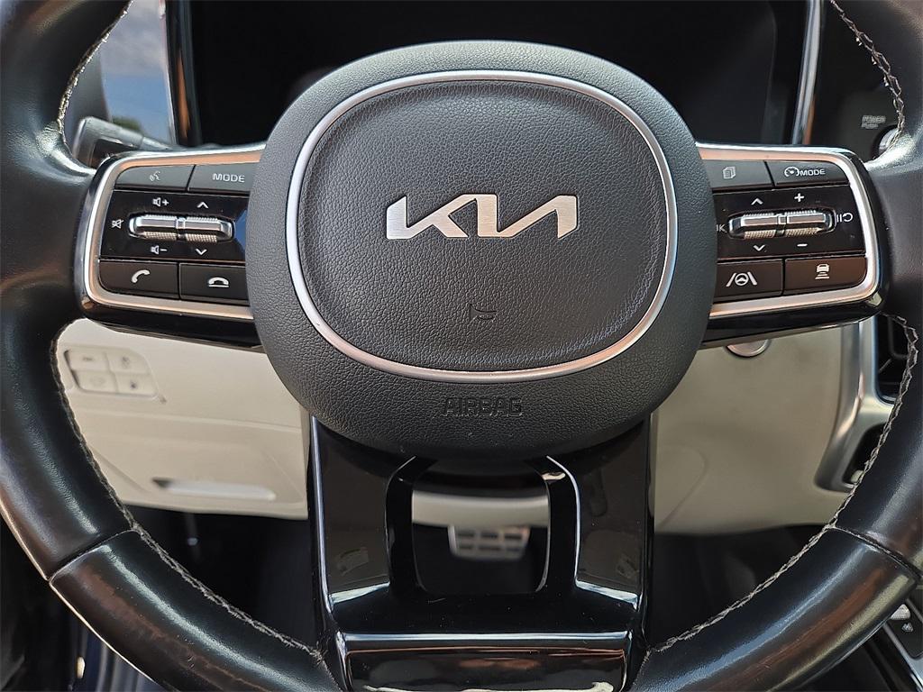 used 2022 Kia Sorento Plug-In Hybrid car, priced at $28,796