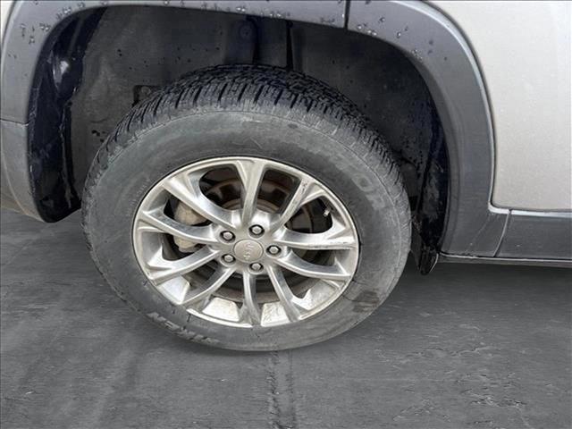used 2019 Jeep Cherokee car, priced at $14,995
