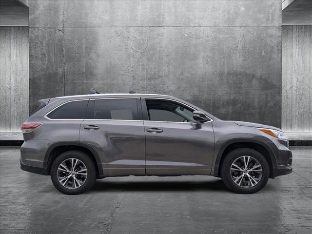 used 2016 Toyota Highlander car, priced at $21,479