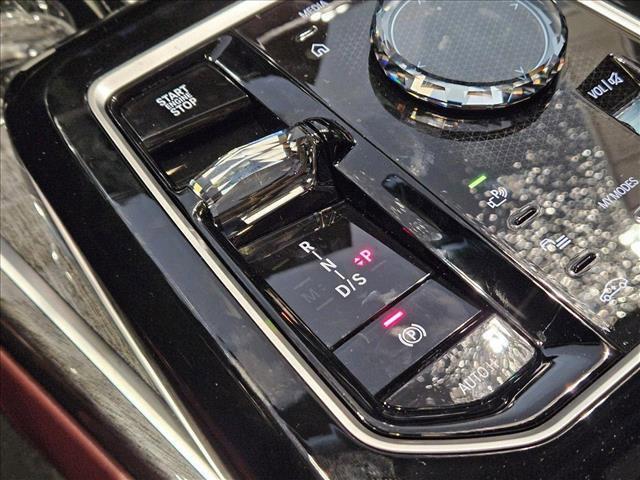 new 2025 BMW 760 car, priced at $129,735