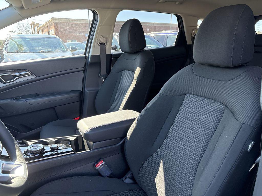new 2025 Kia Sportage Hybrid car, priced at $30,790