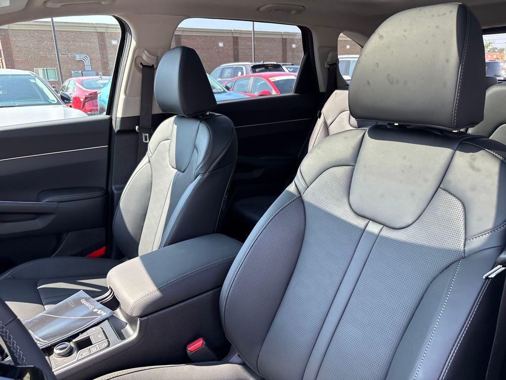 new 2025 Kia Sorento car, priced at $43,705