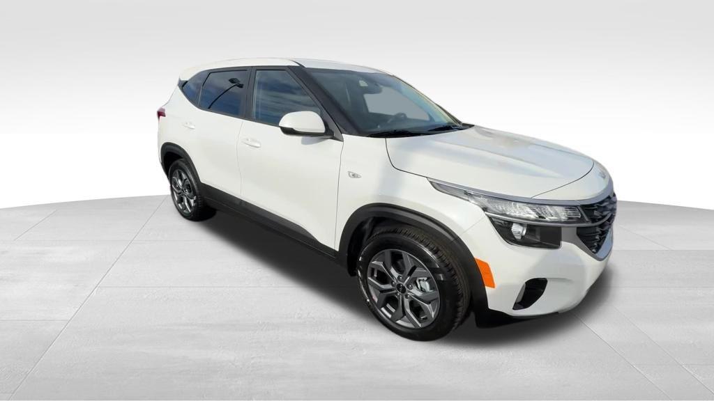 new 2026 Kia Seltos car, priced at $26,105