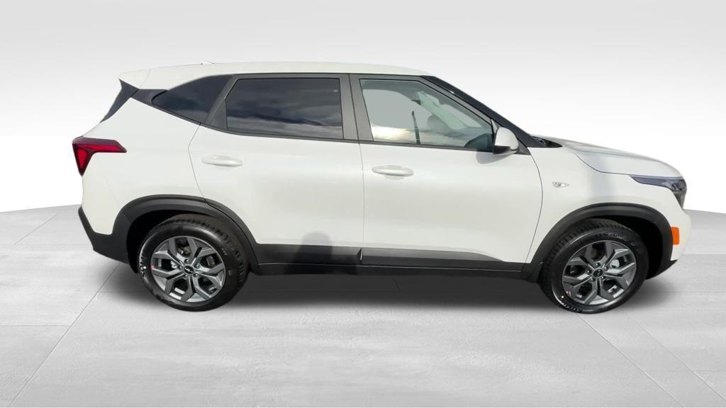 new 2026 Kia Seltos car, priced at $26,105