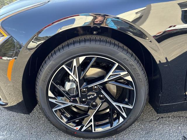 new 2025 Kia K5 car, priced at $30,320
