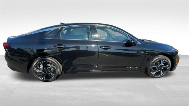 new 2025 Kia K5 car, priced at $30,320