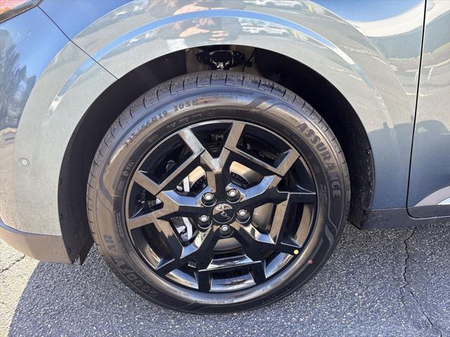 new 2025 Kia Carnival car, priced at $56,135