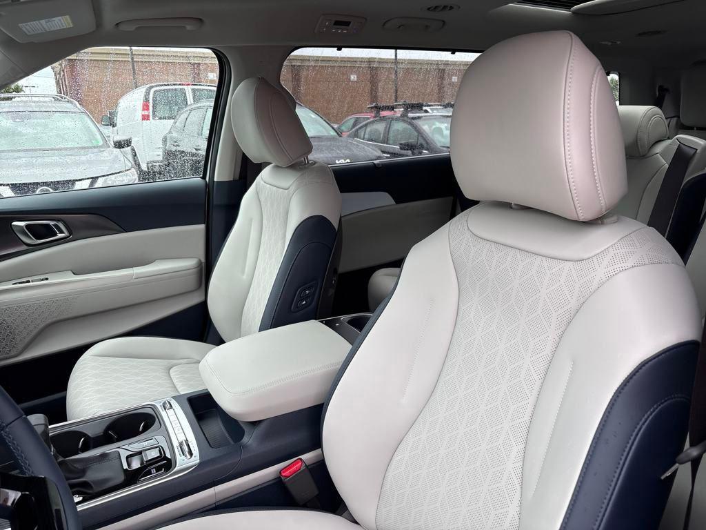 new 2026 Kia Carnival car, priced at $49,795