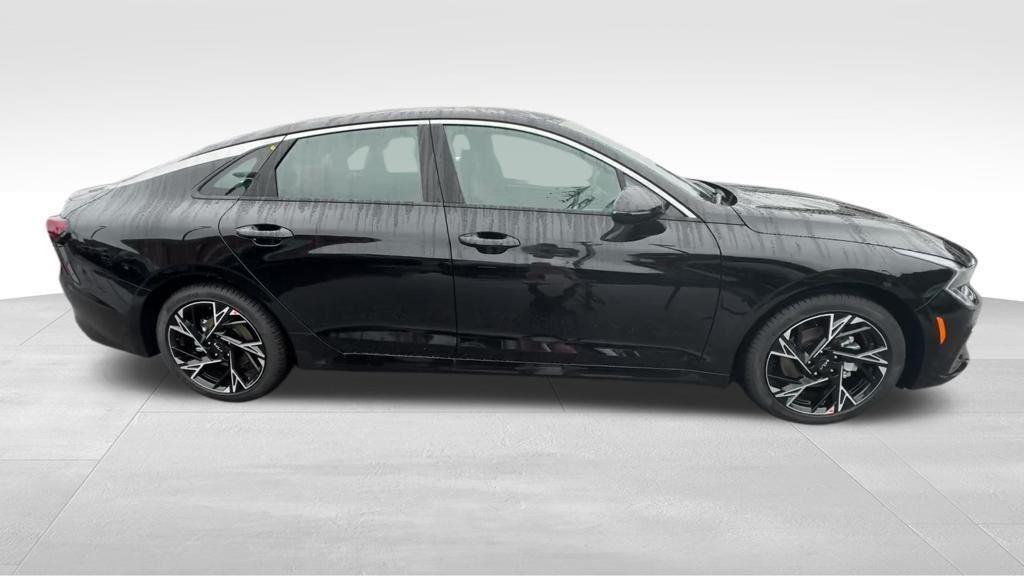 new 2026 Kia K5 car, priced at $32,120