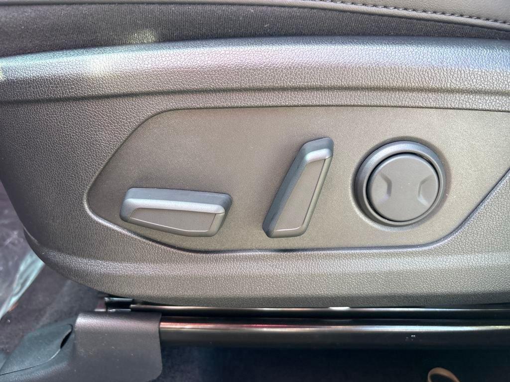 new 2025 Kia Sorento car, priced at $42,840