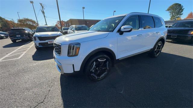 new 2025 Kia Telluride car, priced at $43,330