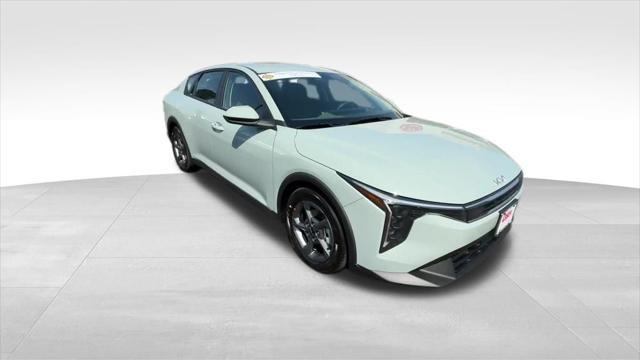 new 2025 Kia K4 car, priced at $24,825