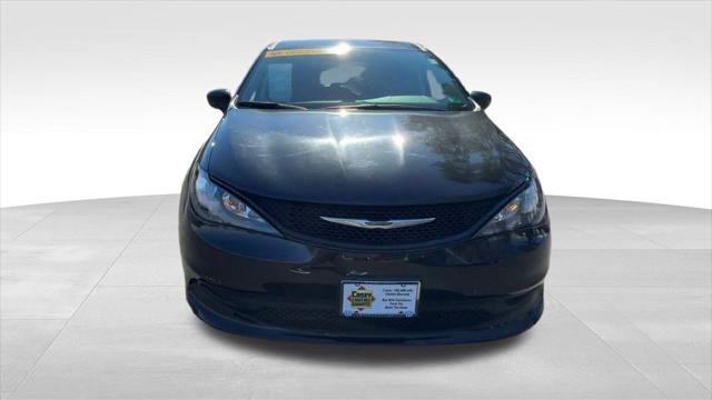 used 2022 Chrysler Voyager car