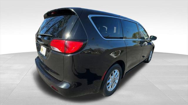 used 2022 Chrysler Voyager car