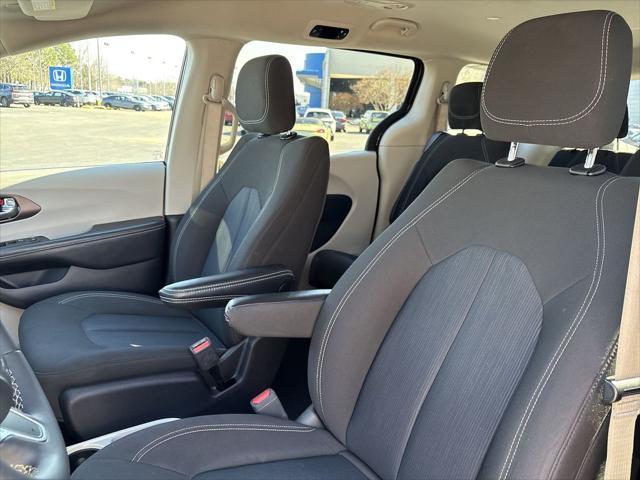 used 2022 Chrysler Voyager car