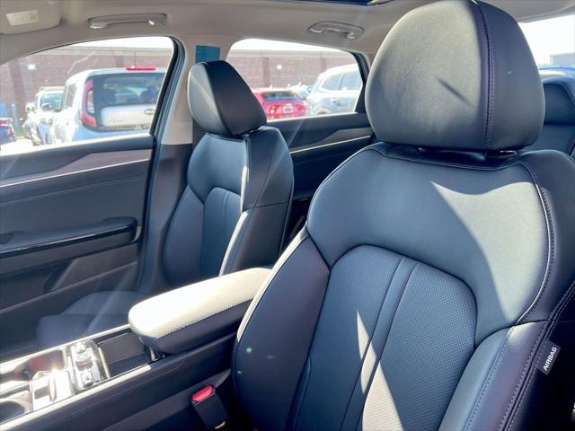 new 2025 Kia K5 car, priced at $35,295