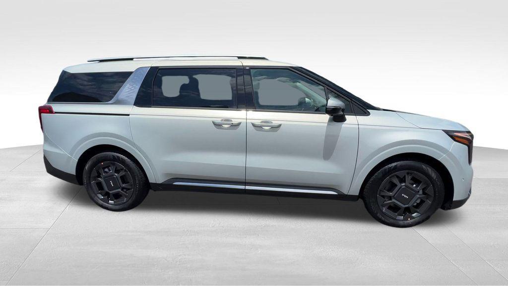 new 2025 Kia Carnival Hybrid car, priced at $48,915