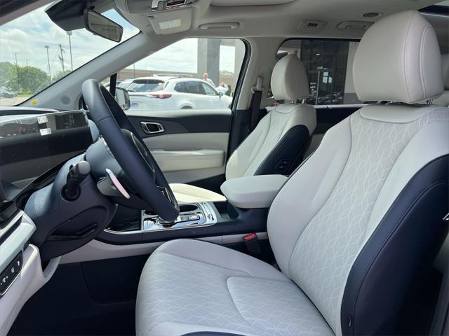 new 2025 Kia Carnival Hybrid car, priced at $49,665