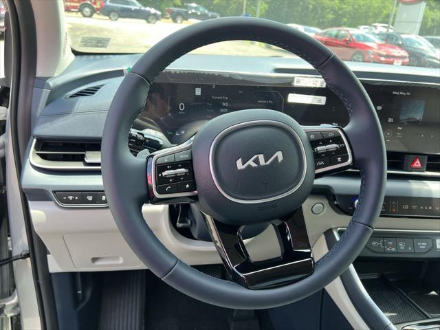 new 2025 Kia Carnival Hybrid car, priced at $49,665