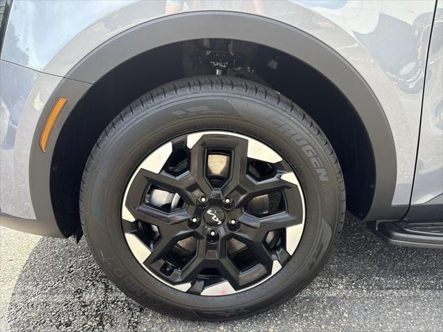 new 2025 Kia Sorento car, priced at $40,305