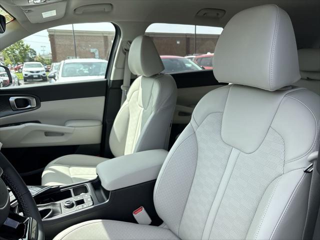 new 2025 Kia Sorento car, priced at $40,305