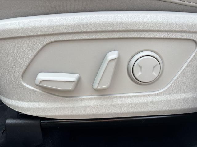 new 2025 Kia Sorento car, priced at $40,305