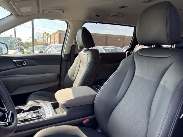 new 2025 Kia Carnival Hybrid car, priced at $45,160