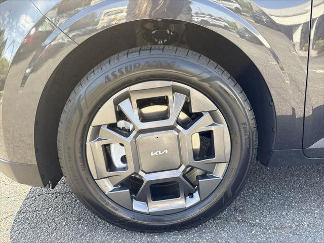 new 2025 Kia Carnival Hybrid car, priced at $45,160