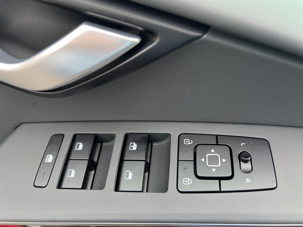 new 2025 Kia Niro car, priced at $30,570