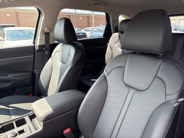 new 2025 Kia Sorento car, priced at $39,640