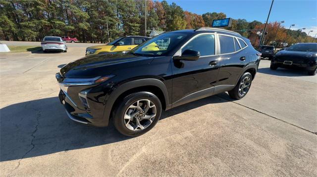 used 2025 Chevrolet Trax car, priced at $24,000