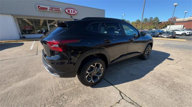 used 2025 Chevrolet Trax car, priced at $24,000