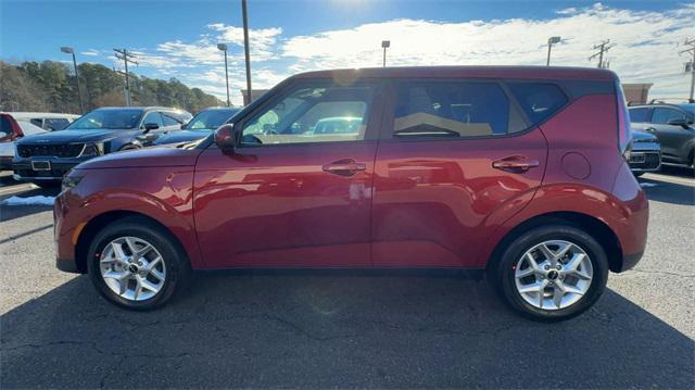 new 2025 Kia Soul car, priced at $21,920