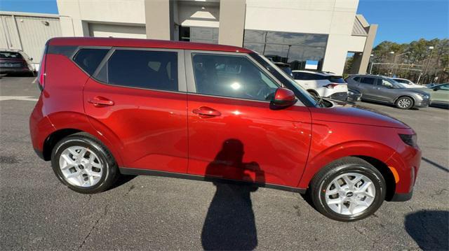 new 2025 Kia Soul car, priced at $21,920