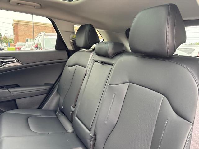 new 2025 Kia Sportage Hybrid car, priced at $37,285