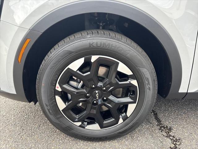 new 2025 Kia Sorento car, priced at $39,495