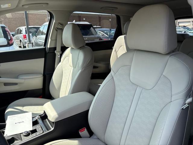 new 2025 Kia Sorento car, priced at $41,845