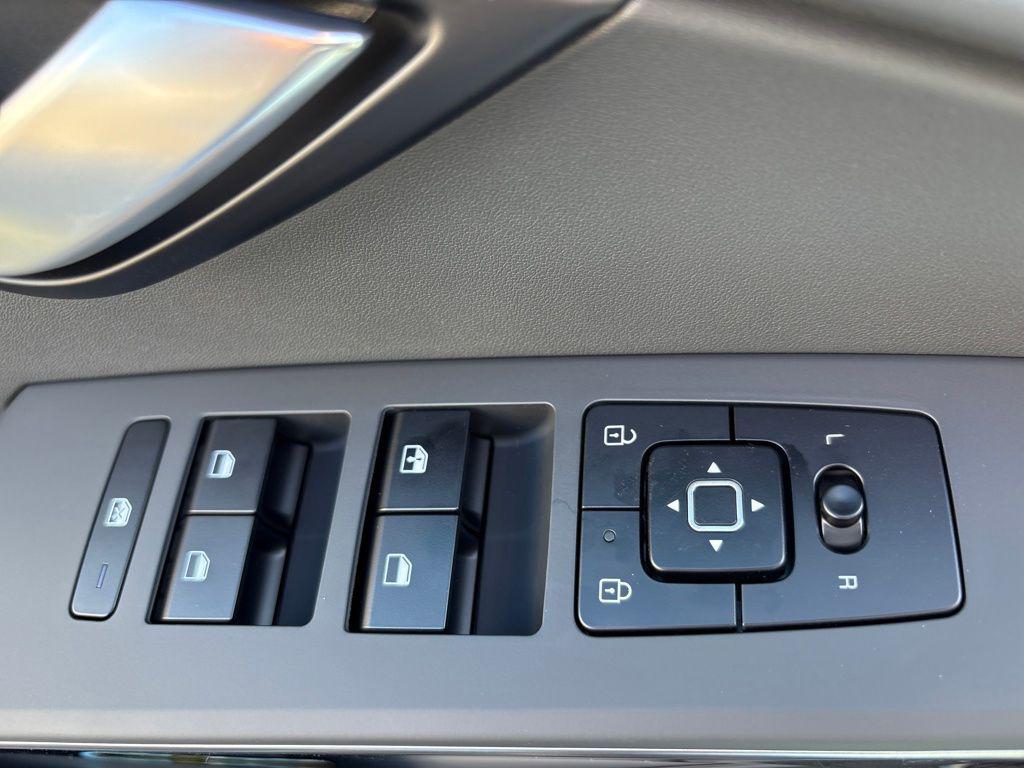 new 2025 Kia Niro car, priced at $32,195