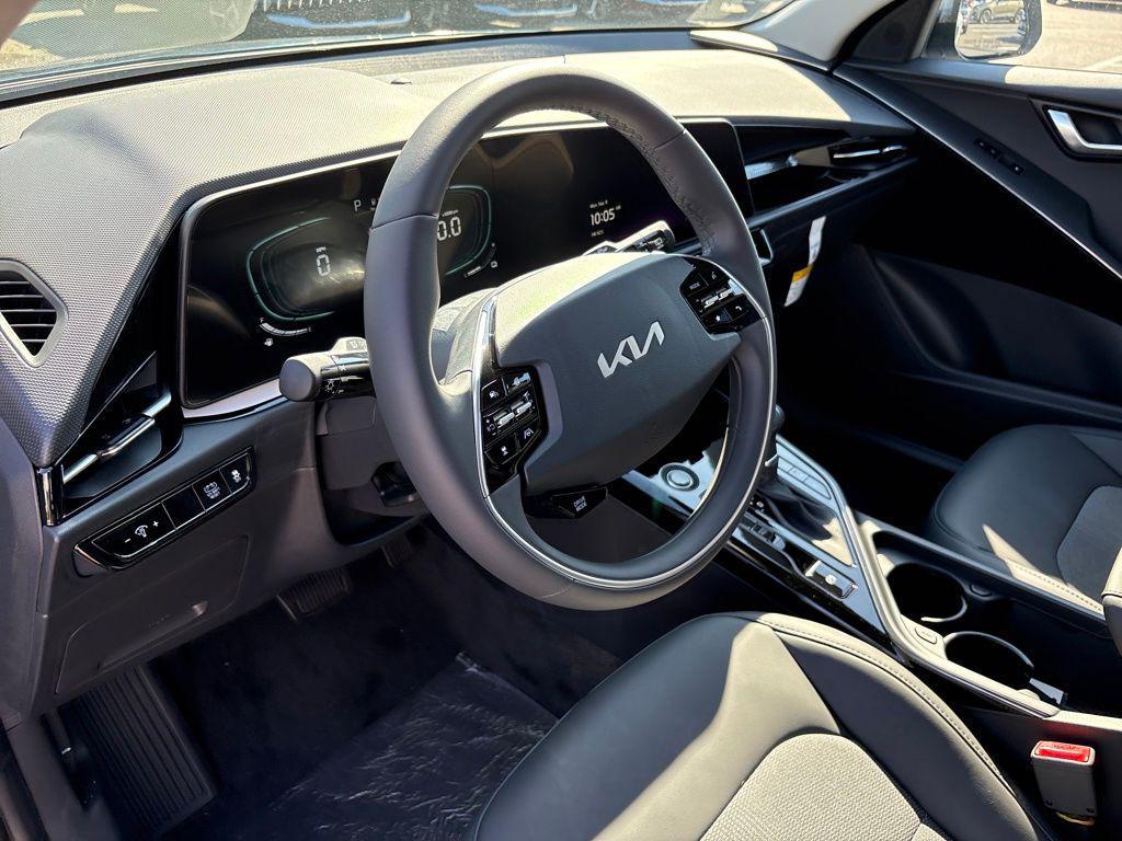 new 2025 Kia Niro car, priced at $32,195