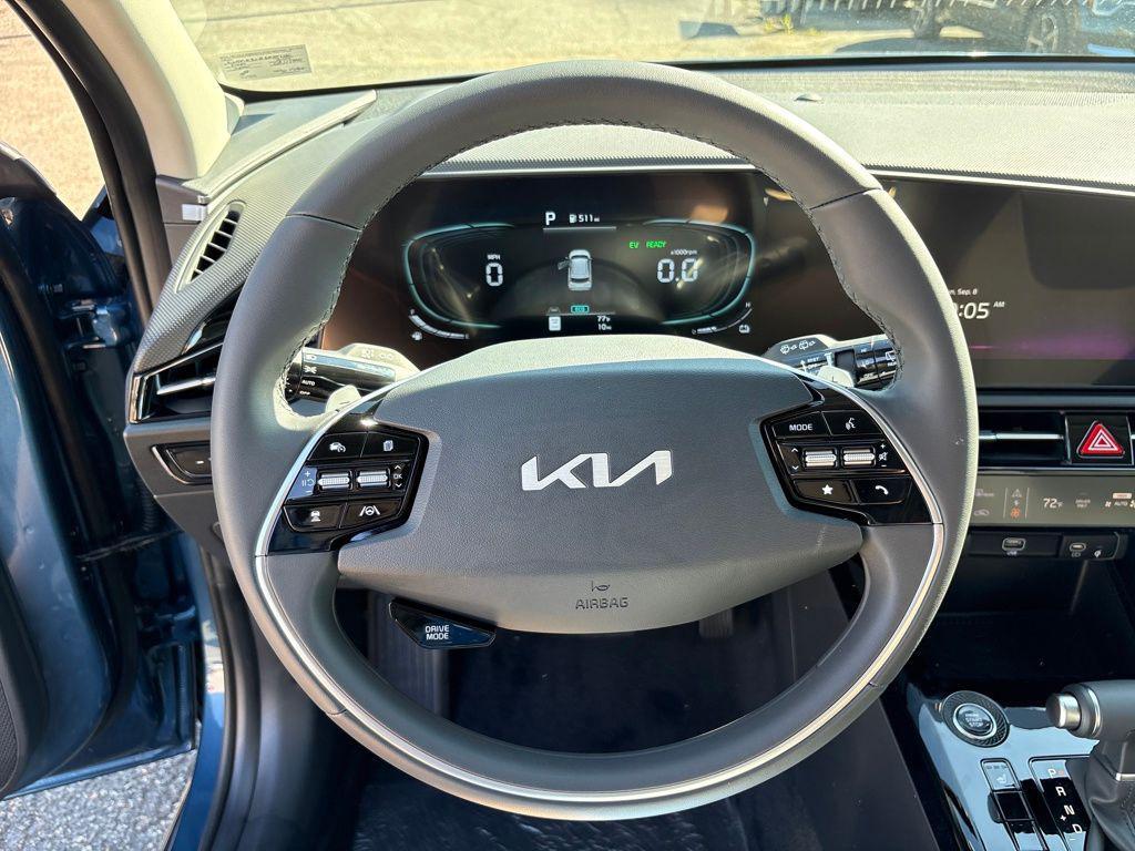 new 2025 Kia Niro car, priced at $32,195