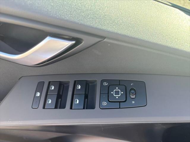 new 2025 Kia Niro car, priced at $28,260