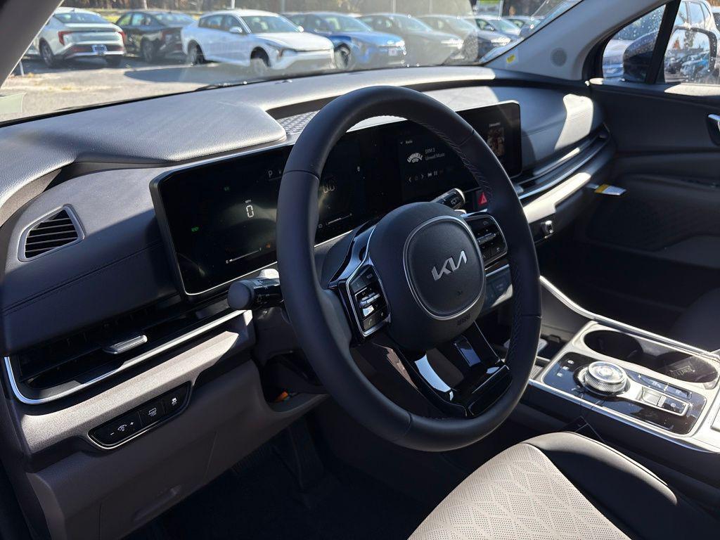 new 2026 Kia Carnival Hybrid car, priced at $45,485