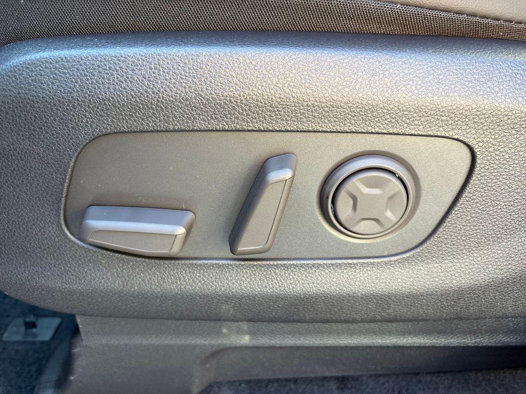 new 2026 Kia Carnival Hybrid car, priced at $45,485