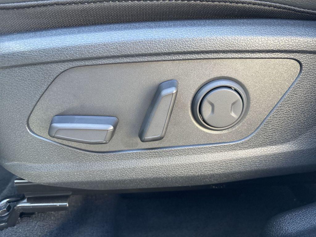 new 2025 Kia Sportage car, priced at $37,060