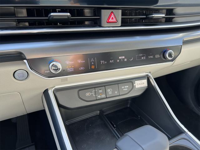 new 2025 Kia Carnival car, priced at $54,515