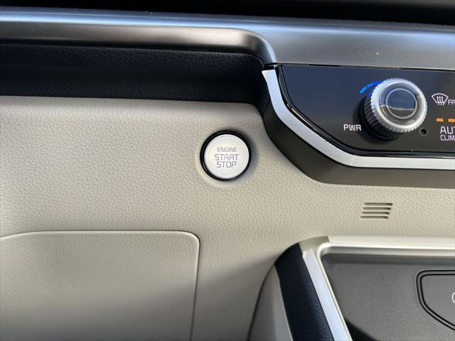 new 2025 Kia Carnival car, priced at $54,515