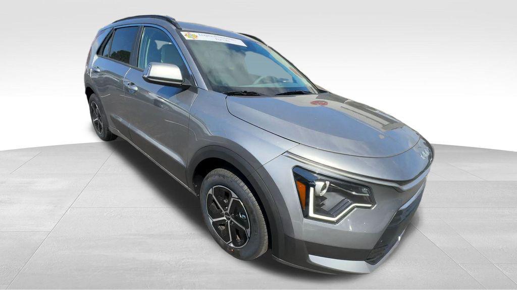 new 2025 Kia Niro car, priced at $30,625