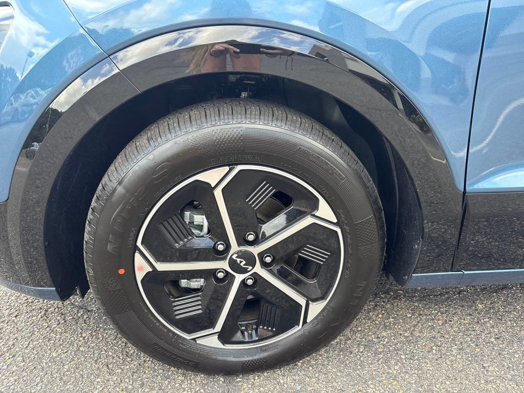 new 2025 Kia Niro car, priced at $34,910