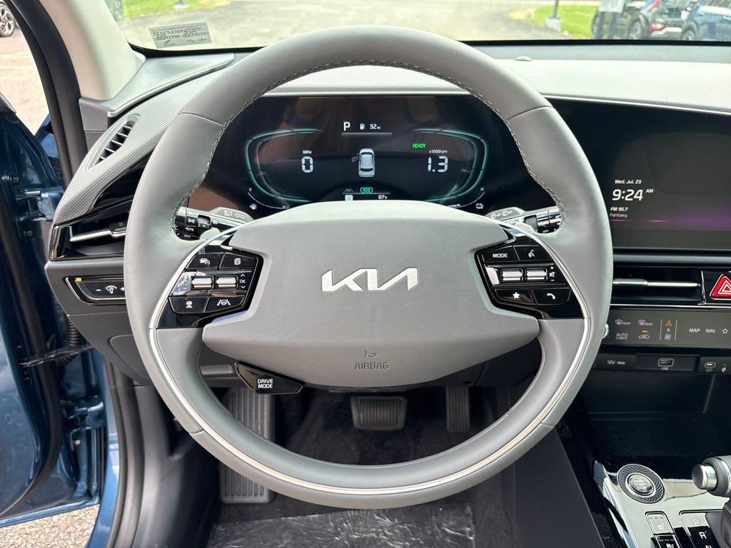 new 2025 Kia Niro car, priced at $34,910