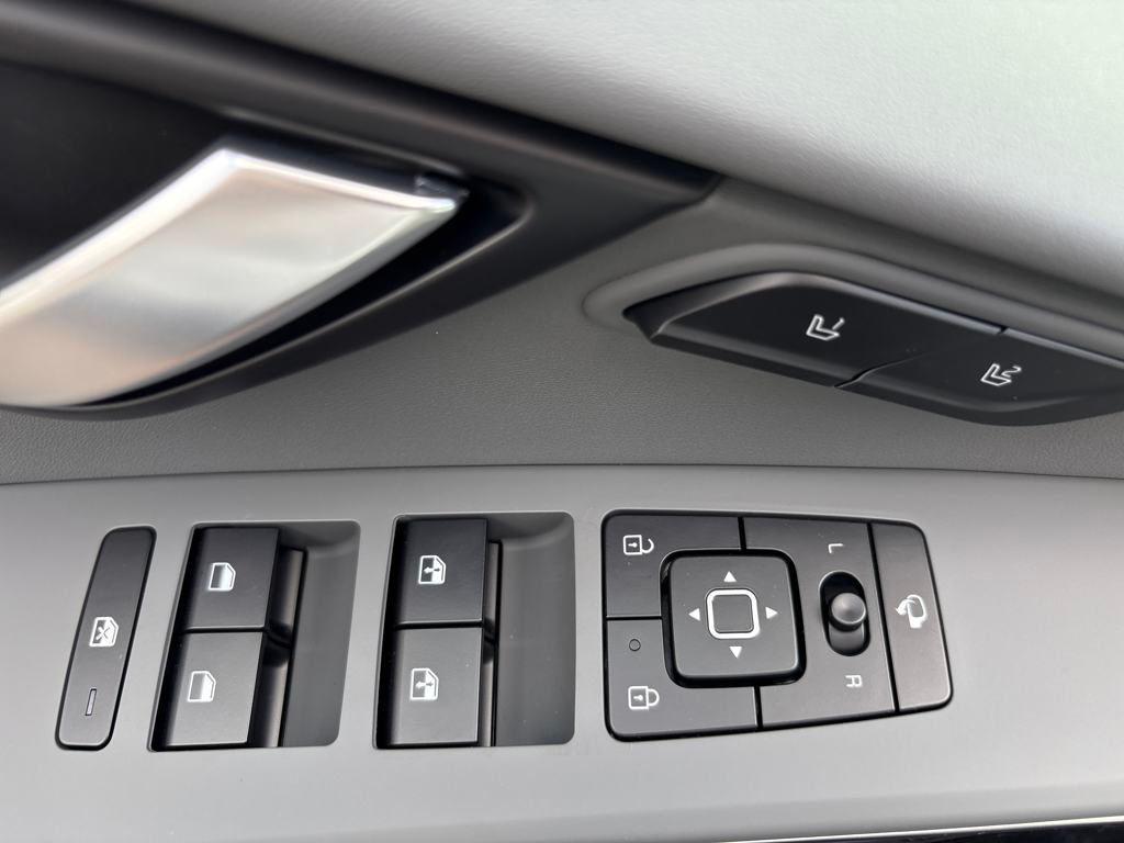 new 2025 Kia Niro car, priced at $34,910